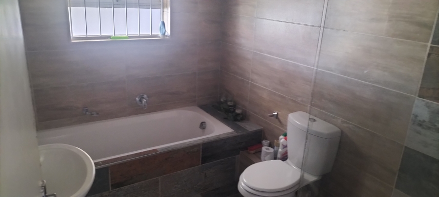 2 Bedroom Property for Sale in Hagley Western Cape